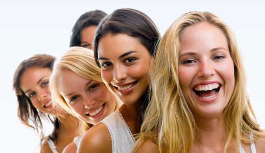 Visi di donne sorridenti, perchè Bonjour La Vie è positività