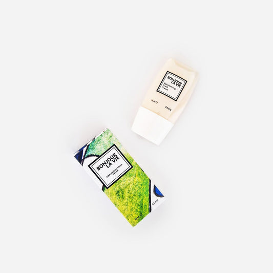 Immagine del flacone e dela scatola di Rebalancing Fresh Cream da 15 ml Journey Edition su sfondo bianco