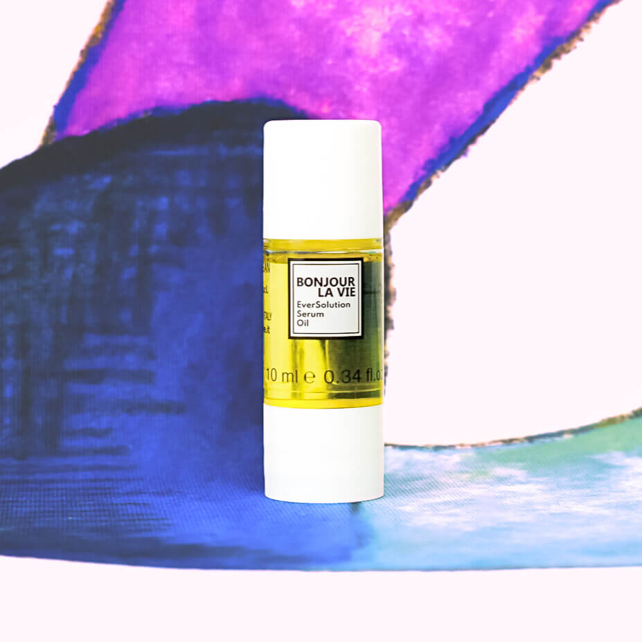 Immagine frontale dell'olio siero con un dettaglio del dipinto dal quale sono stati tratti i packaging