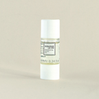Flacone da 10 ml con tappo bianco e flacone trasparente di Rebalancing Serum Oil di Bonjour La Vie.