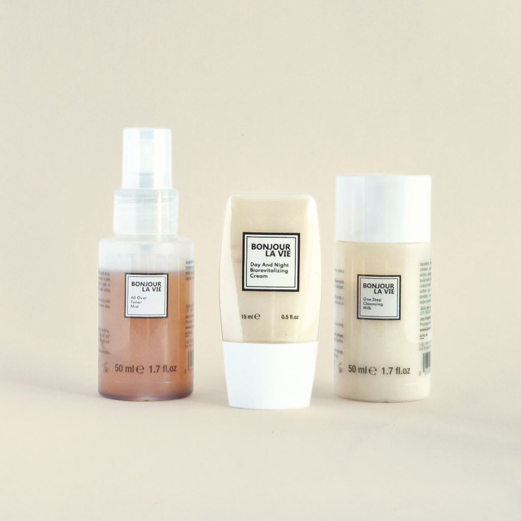 Rituale Luce Bonjour La Vie con One Step Cleansing Milk, All Over Toner Mist e Day And Night BioRevitalizing Cream nel formato discovery.