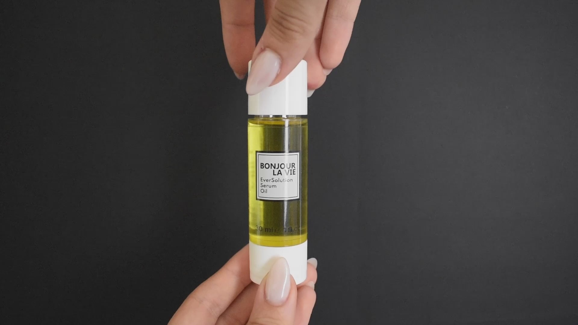 Breve video che mostra la texture sulla mano e come funziona il contagocce integrato