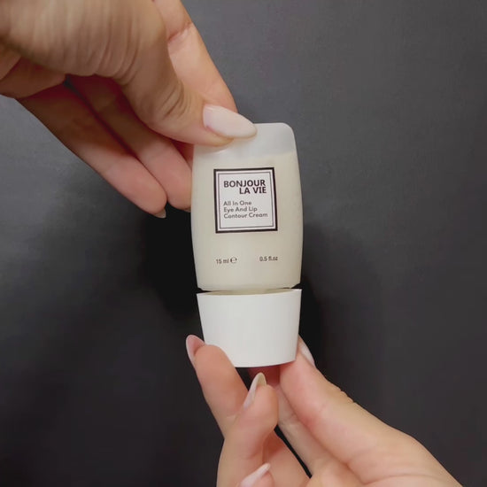 video that shows the texture of the cream - light and absorbs quickly